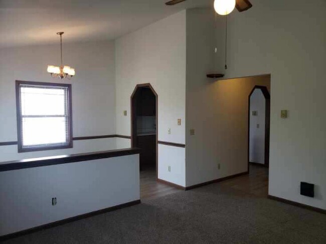 Building Photo - 653 Galena Ct