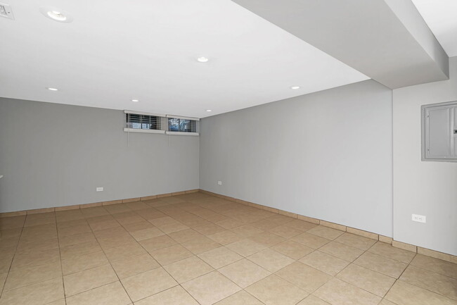 Building Photo - 15 S Waiola Ave