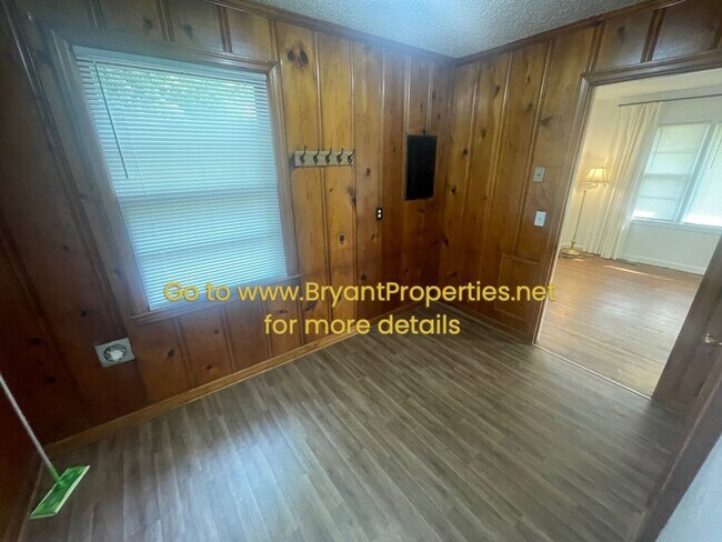 Building Photo - 3133 Cloverwood Dr