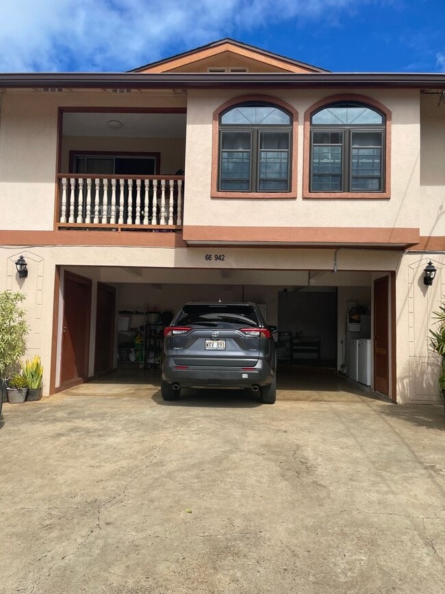 Building Photo - T1171