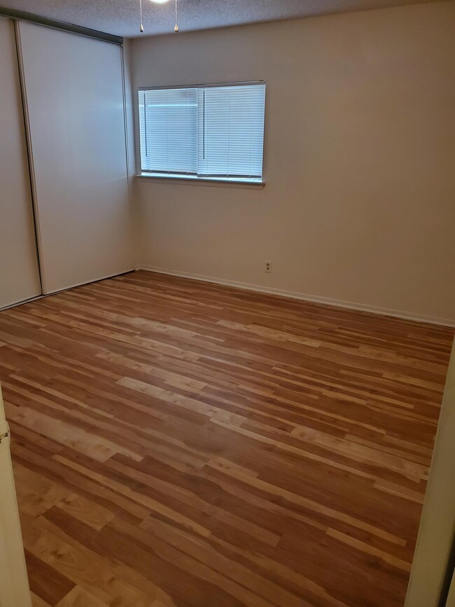 Building Photo - 7906 Falcon Ridge Dr