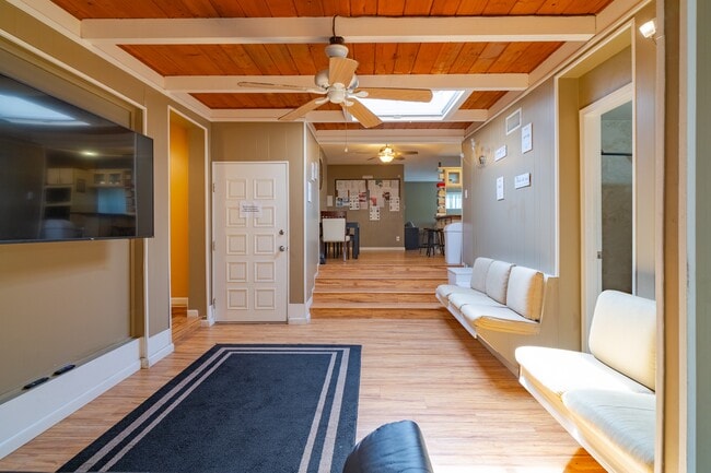 Building Photo - 5001 54th St