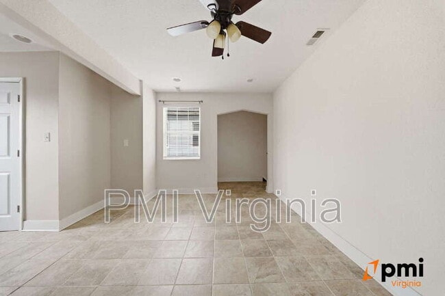 Building Photo - 324 W 36th St