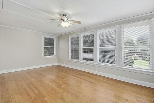 Building Photo - 1606 Travis Heights Blvd