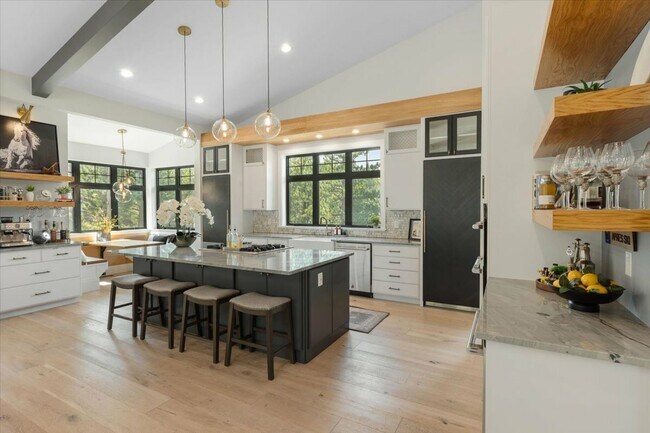 Building Photo - 21429 Trappers Trail