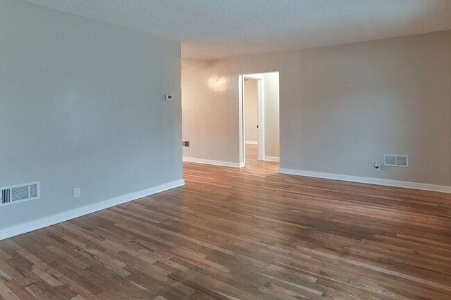 Building Photo - Charming Single Family in Camp Hill