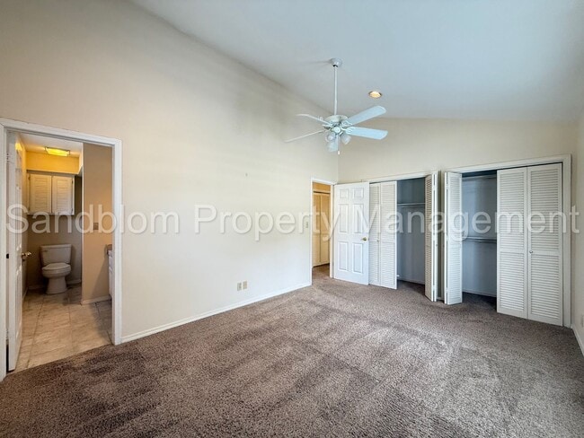 Building Photo - For Lease | South Tulsa - Townhouse | $150...