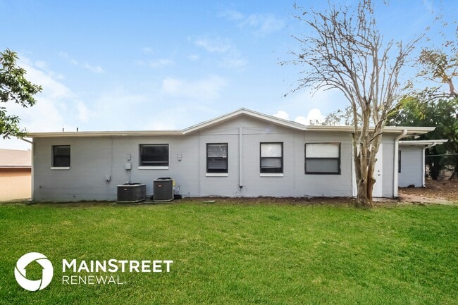 Building Photo - 7121 Laurel Hill Dr