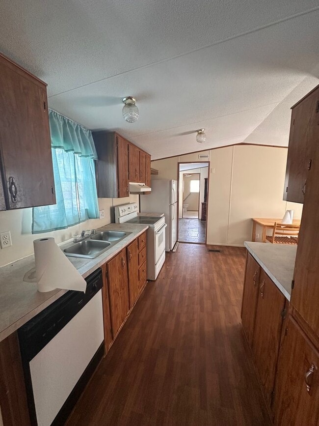Building Photo - 3 Bed 2 Bath MH - Under Renovations