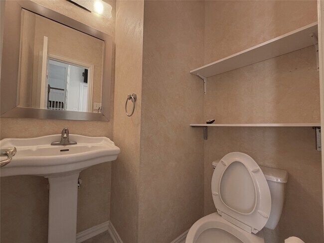 Building Photo - 3822 Shady Harbor Dr