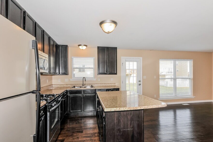 Building Photo - 209 Cimarron Ridge Crossing