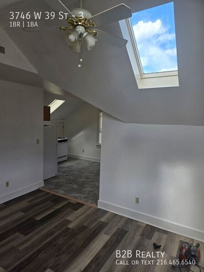 Building Photo - 3746 W 39th St