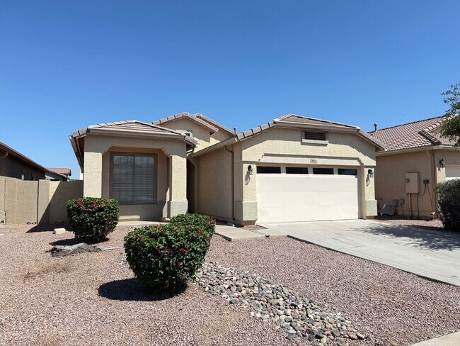 Building Photo - BRAND NEW CARPET 3 Bedroom 2 Bathroom Spacious Floorplan!