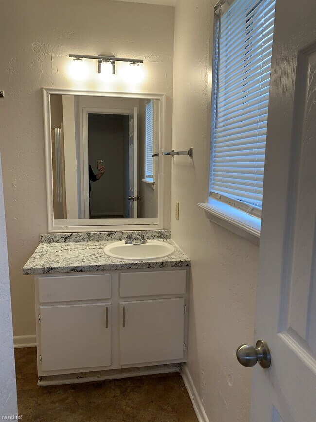 Building Photo - 3 br, 2 bath House - 1013 San Benito Dr. 1...