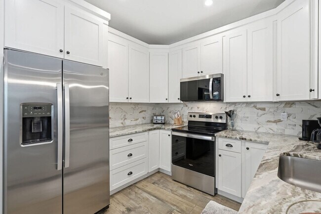 Building Photo - 3554 McComb Ln