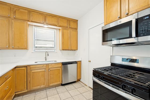 Building Photo - 6025 Llano Ave