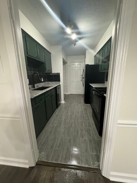 Kitchen - 146 Rue Fontaine