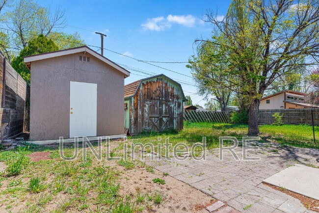 Building Photo - 2926 N Steves Blvd