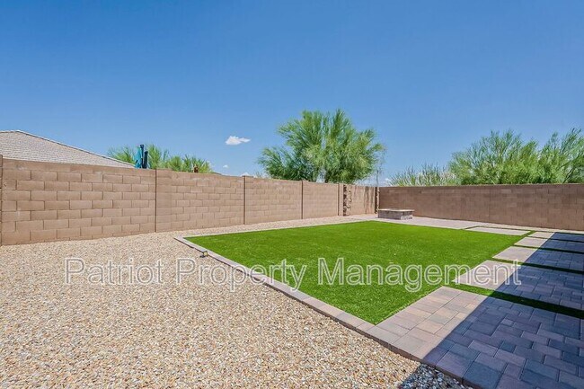 Building Photo - 25930 N Langley Dr