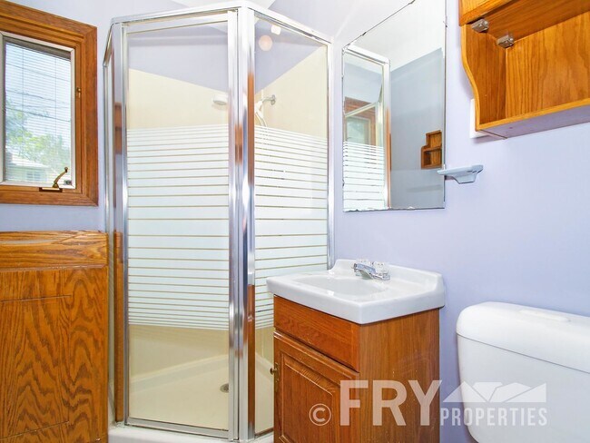 Building Photo - Great Home in Wellshire Neighborhood