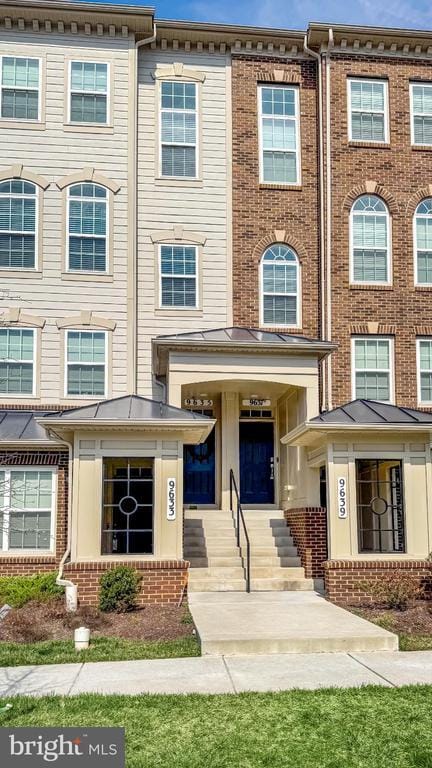 Building Photo - 9637 Block St