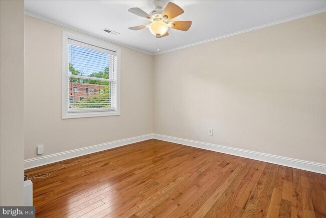 Building Photo - 223 Burgess Ave