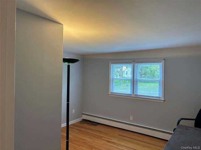 Building Photo - 239 Vineyard Ave