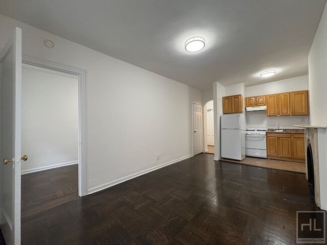 Building Photo - 147 E 72nd St