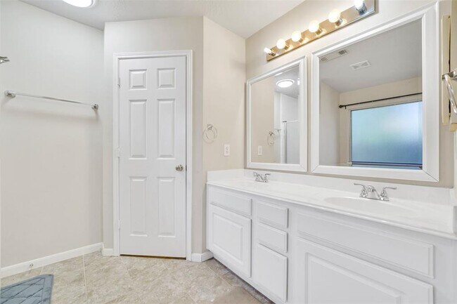 Building Photo - 14127 Becket Woods Ln