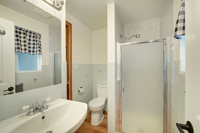 Building Photo - 3bd/2ba Issaquah House