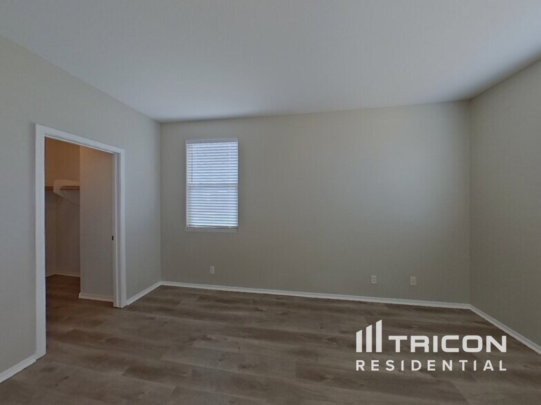 Building Photo - 42437 W Corvalis Ln