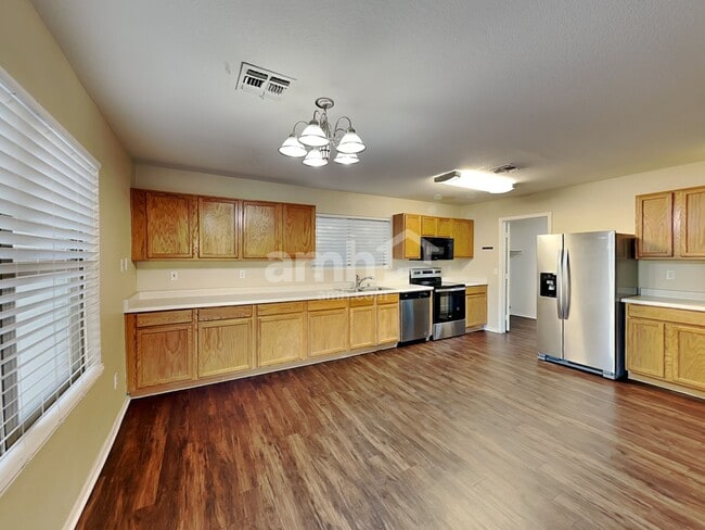 Building Photo - 2467 E Peach Tree Dr