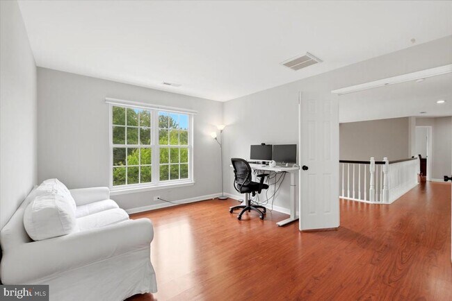 Building Photo - 9255 Bowers Brook Pl