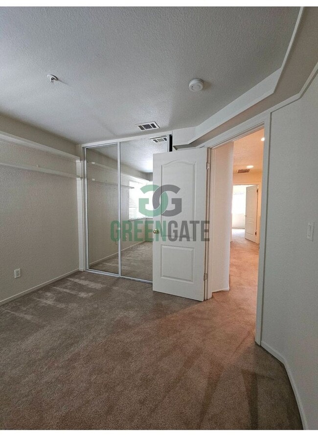Building Photo - Charming 3 Bedroom 2 Bath Condo in TRACY! ...