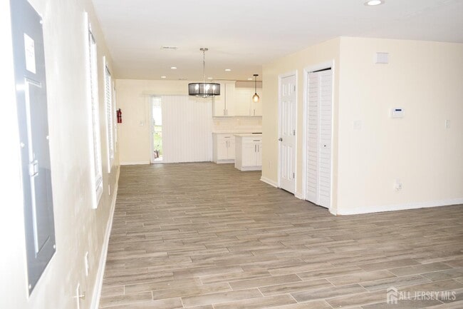 Building Photo - 424 Remsen Ave