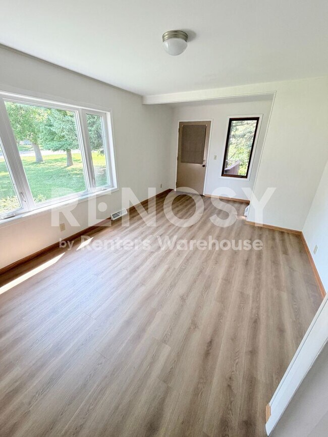 Building Photo - Available Now 3 Bedroom 1 Bath Single Family Home in Winsted