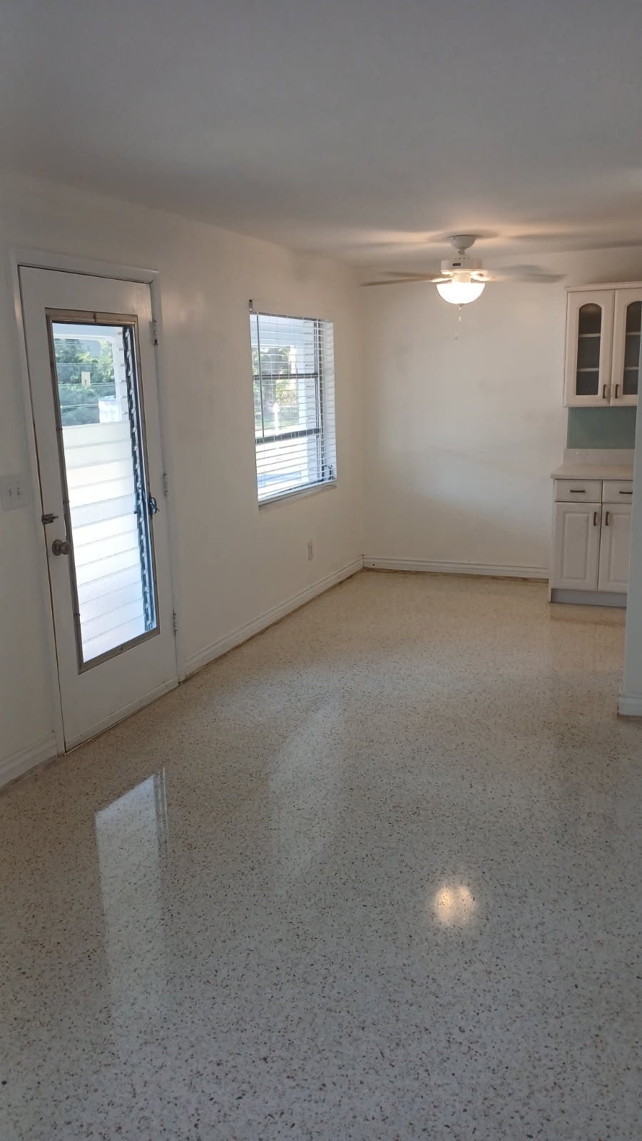 Building Photo - 941 Highland Ave