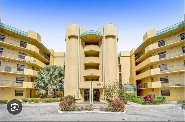 Building Photo - 6575 W Oakland Park Blvd
