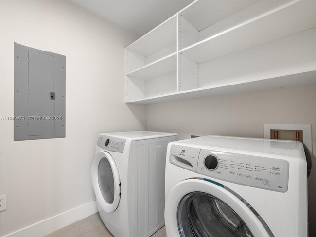 Building Photo - 16385 Biscayne Blvd