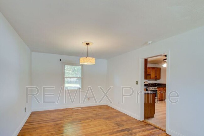 Building Photo - 321 Patrician Dr