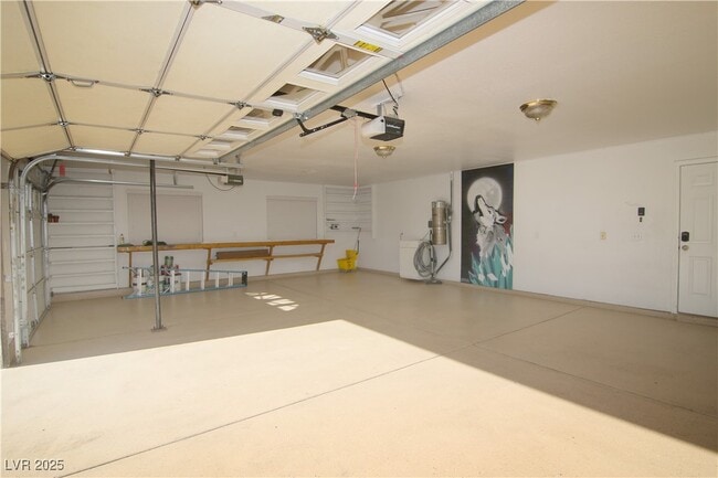 Building Photo - 3222 E Viking Rd