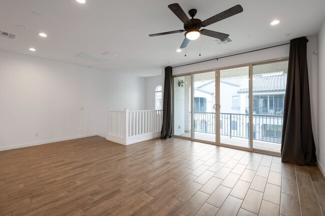 Building Photo - Like Brand New Luxurious Modern 3 Bedroom 2 Bath Townhome in Warner Meadow – Rare Rental Opportun...