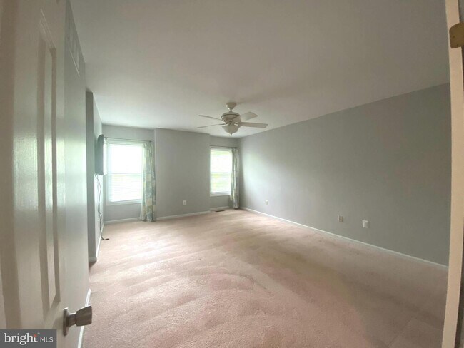 Building Photo - 14 Nathan Ct