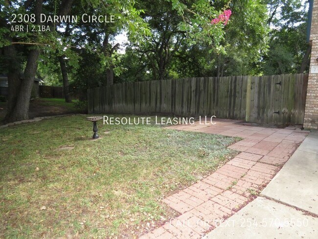 Building Photo - 2308 Darwin Cir