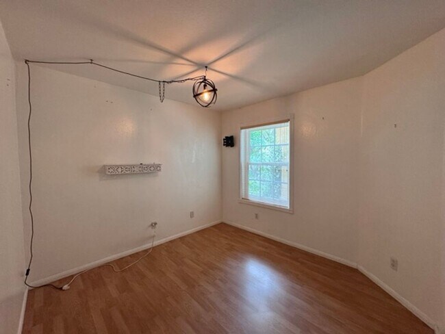 Building Photo - 5 bedroom South Temecula home with a Pool ...