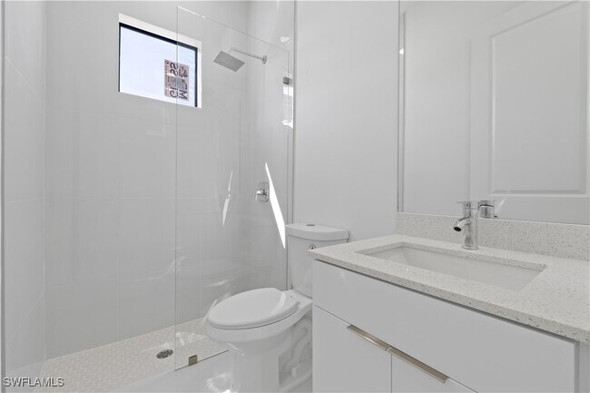 Building Photo - 3808 10th St SW