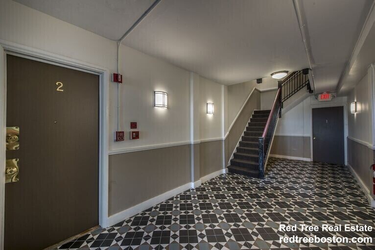 Building Photo - 5 Barrows St