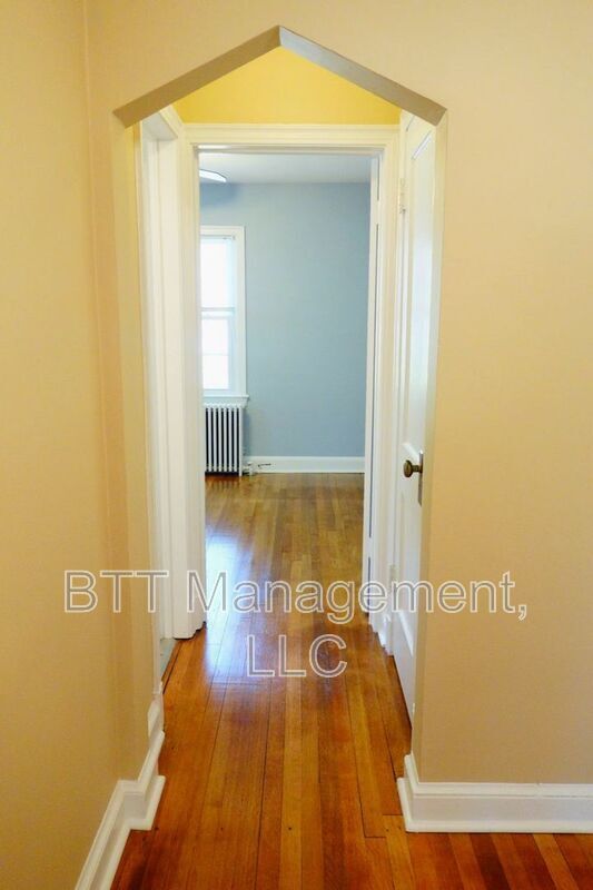Building Photo - 8404 Greenwood Ave