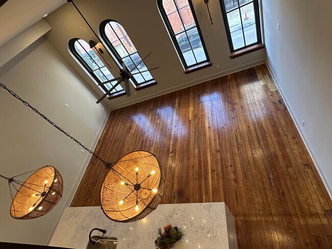 Building Photo - 307 W Main St