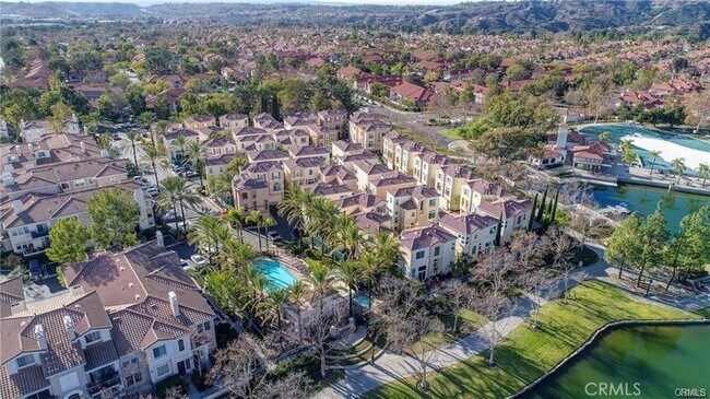 Building Photo - 225 Montana Del Lago Dr